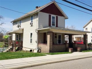 108 Murray Ave, New Franklin, OH 44657-1724