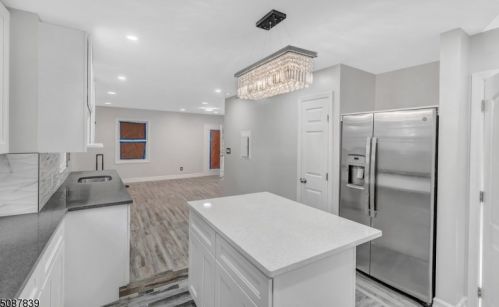 16 Dayton Cres, Bernardsville NJ  07924-2704 exterior