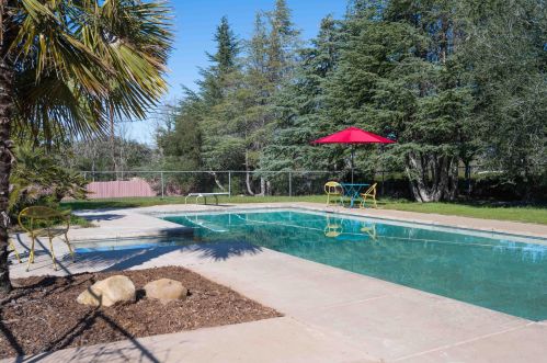870 Entrance Rd, Solvang, CA 93463-9414
