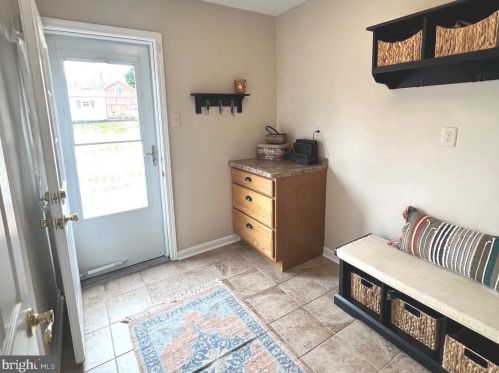 337 Hanby Cir, Boothwyn PA  19061-2319 exterior