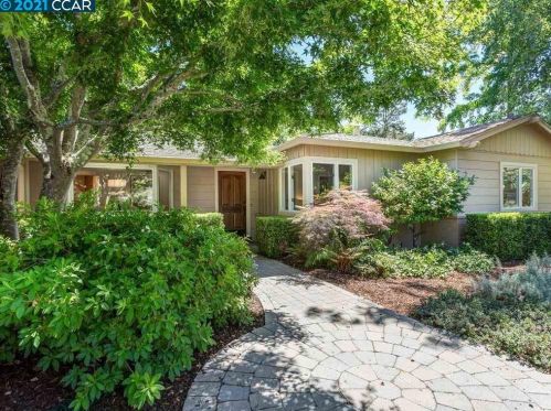 9 Washington Ln, Orinda, CA 94563-1324