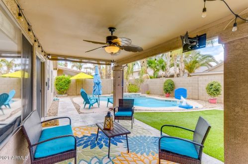 1930 Sage Brush St, Gilbert AZ  85296 exterior