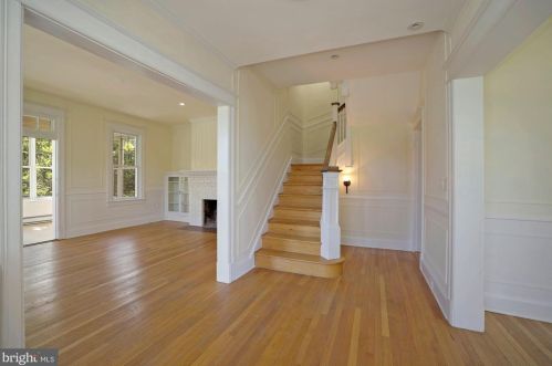 1637 Webster St, Washington, DC 20017-3146
