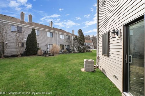 716 Sandra Pl, Bricktown NJ 08724-7047 exterior