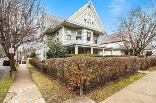 74 Mayflower Ave, New Rochelle, NY 10801-1615