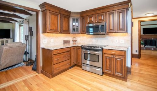 55 Harwich Rd, Springfield MA  01106-1207 exterior