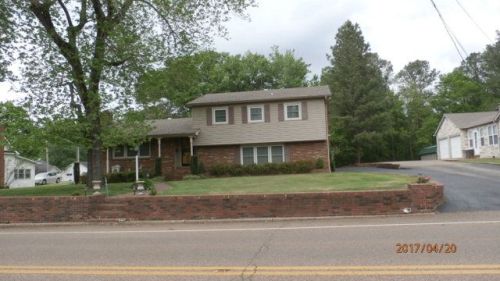 108 Frazier St, Camden, TN 38320-1219