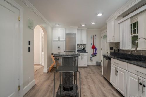 87 Briar Cliff Ave, Waterbury CT  06708-2901 exterior