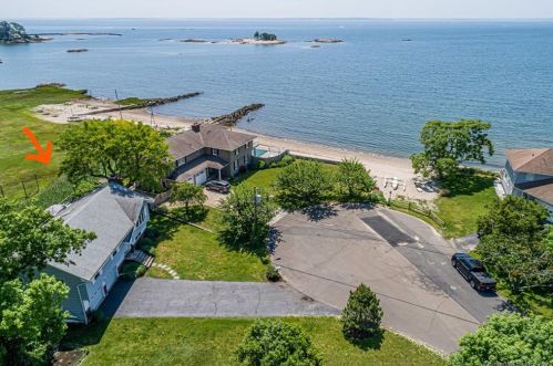 102 Soundview Dr, Stamford, CT 06902-7113