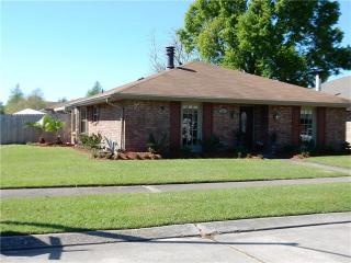 11 Bundick Ct, Kenner, LA 70065-3941