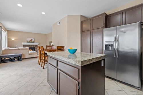 42092 Orange Blossom Dr, Temecula CA  92591-5542 exterior