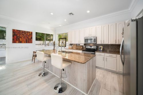 211 15th St, Dania Beach FL  33004-4244 exterior