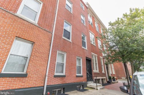 305 11th St, Philadelphia PA  19107-1305 exterior