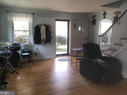 26 Johns Rd, Cheltenham PA  19012-1420 exterior