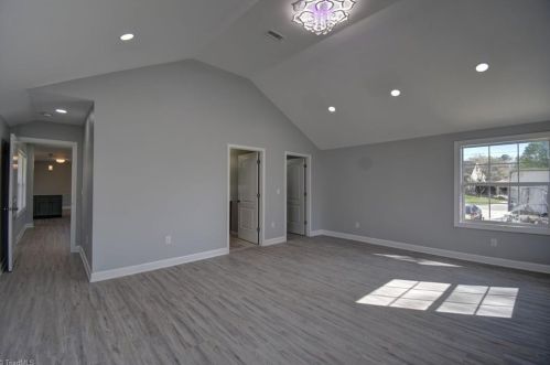 309 Holly Hill Rd, Thomasville NC  27360-5821 exterior