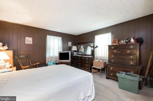 1034 Philadelphia Ave, Gilbertsville PA  19525-9511 exterior