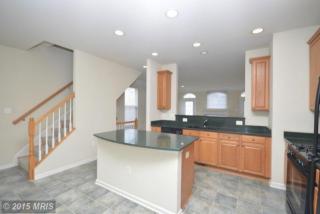 7028 Little Thames Dr, Gainesville VA  20155-4009 exterior