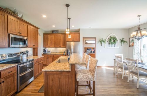 195 Farmstead Dr, Slinger, WI 53086-9203
