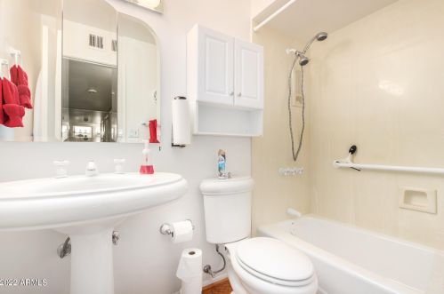 8513 Indianola Ave, Scottsdale AZ 85251-4924 exterior