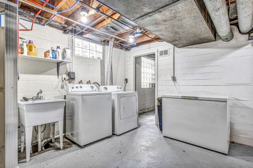 609 Waldo Blvd, Manitowoc WI  54220-2829 exterior