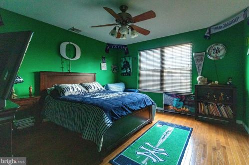 20 Kings Ct, Swedesboro NJ  08085-5033 exterior