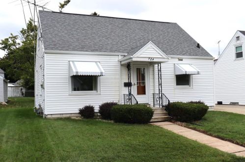 724 Marquette St, Menasha, WI 54952-2828
