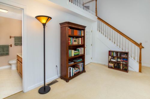 77 Dorchester Way, Nashua NH 03064-8121 exterior