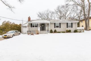 229 Fir Grove Rd, Hauppauge, NY 11779-4803
