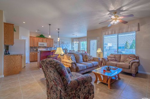 4451 Holly Grape Ln, Saint George, UT 84790-4529
