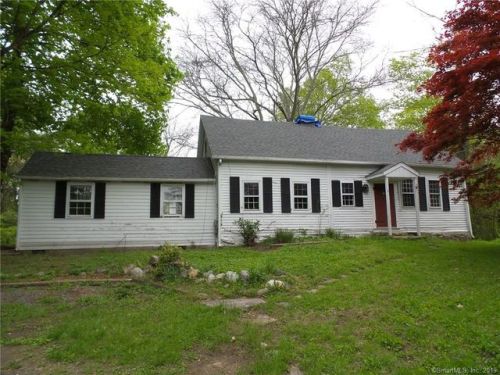 14 Oak Grove Rd, Brookfield Center, CT 06804-2025