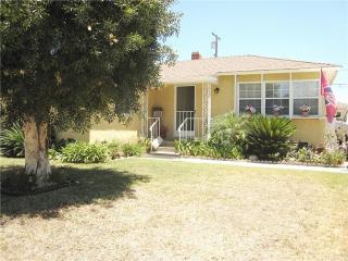 5818 Sunfield Ave, Lakewood, CA 90712-1216