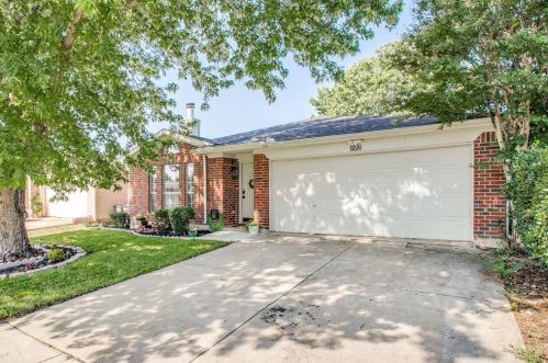 8113 Waterside Trl, Fort Worth, TX 76137-1263
