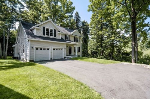 25 Pleasant St, Framingham, MA 01701-4752