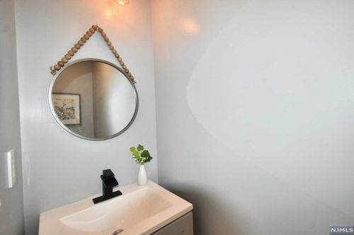 23 Grv St, Ridgefield Park NJ  07660-1442 exterior