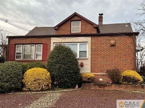 402 Maple Ave, South Plainfield NJ  07080-4015 exterior
