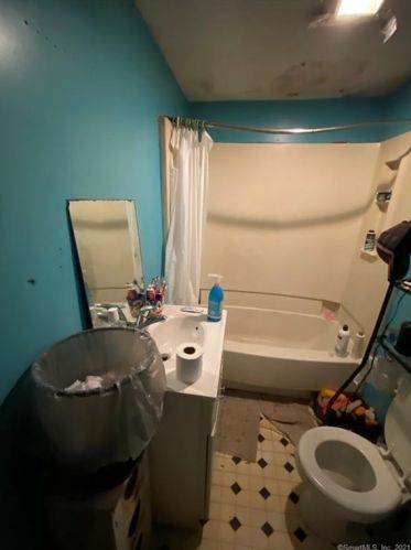 19 Portland St, Middletown CT  06457-2209 exterior