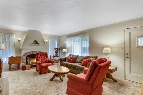 6017 Kauffman Ave, Temple City CA  91780-1742 exterior