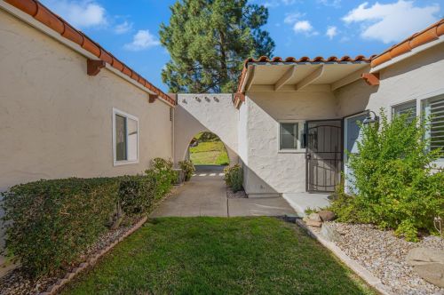 12544 Rios Rd, San Diego, CA 92128-2822