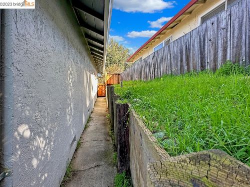 4224 Scenic Ave, West Pittsburg CA  94565-6036 exterior