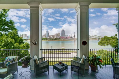 321 Riverside Dr, Covington, KY 41011-1778