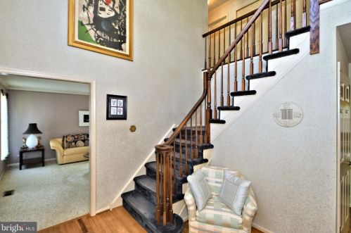 86 Wood Dr, Southampton PA  18966-2214 exterior