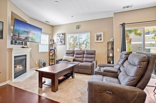 2671 Night Jasmine Dr, Simi Valley, CA 93065-1523