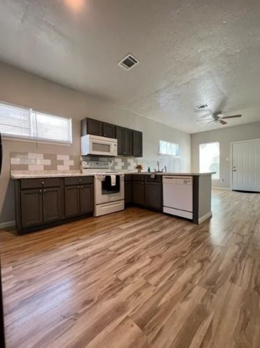 516 1st St, Morgans Point TX  77571-3302 exterior