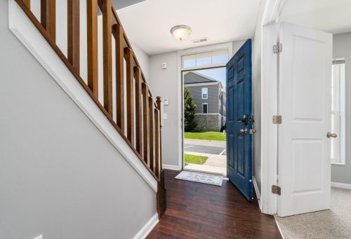 298 Silver Maple Dr, Blacklick, OH 43004-8425