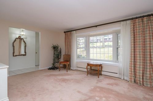 79 Mountain View Rd, Tompkins Corners NY  10579-2019 exterior