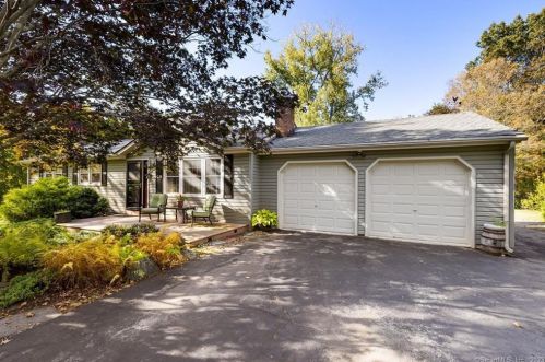 47 Walnut Ave, East Hampton, CT 06424-1221