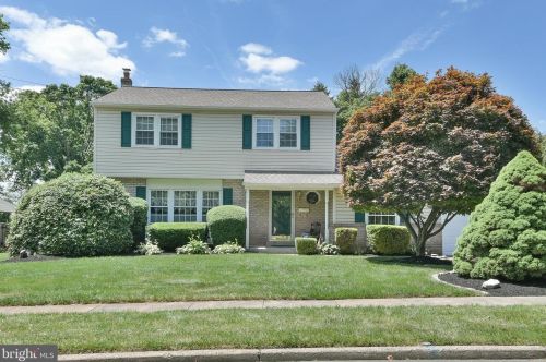 470 Burgundy Dr, Southampton, PA 18966-3526