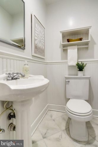 421 1st St, Washington DC 20003-1827 exterior