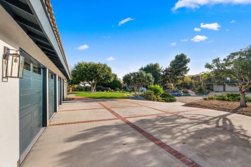 2216 Silver Peak Pl, Encinitas CA  92024-3145 exterior
