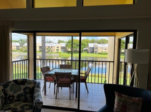 607 Beachwalk Cir, Naples, FL 34108-8715